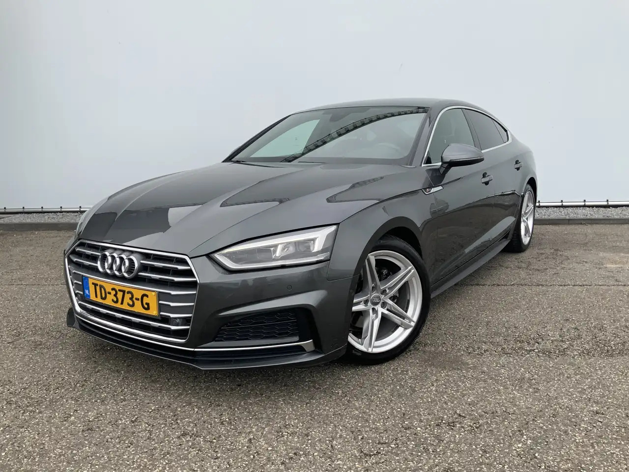 Audi A5 Sportback 2.0 TFSI g-tron Sport 2 x S-line edition - Hatchback: picture 1 Audi A5 Sportback 2.0 TFSI g-tron Sport 2 x S-line edition - Hatchback: picture 1