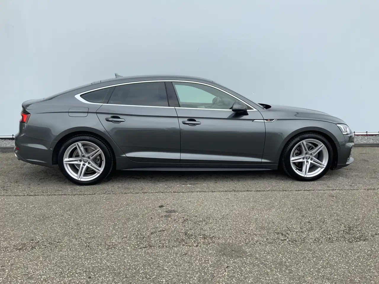 Hatchback Audi A5 Sportback 2.0 TFSI g-tron Sport 2 x S-line edition: picture 17