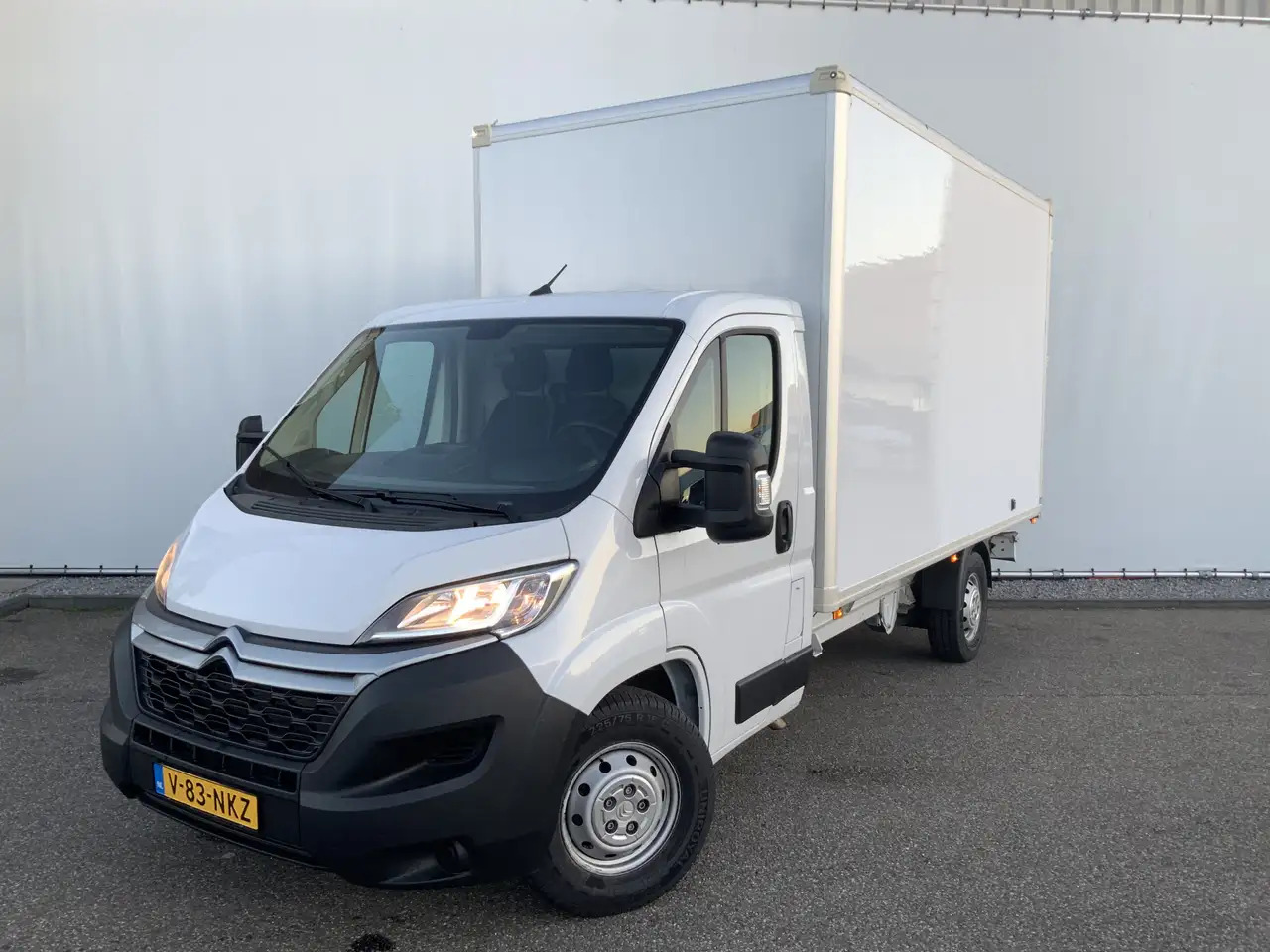 Citroen Jumper 2.2 BlueHDi 165 L3 3.5t Meubel bak & Deuren Airco - Closed box van: picture 1 Citroen Jumper 2.2 BlueHDi 165 L3 3.5t Meubel bak & Deuren Airco - Closed box van: picture 1