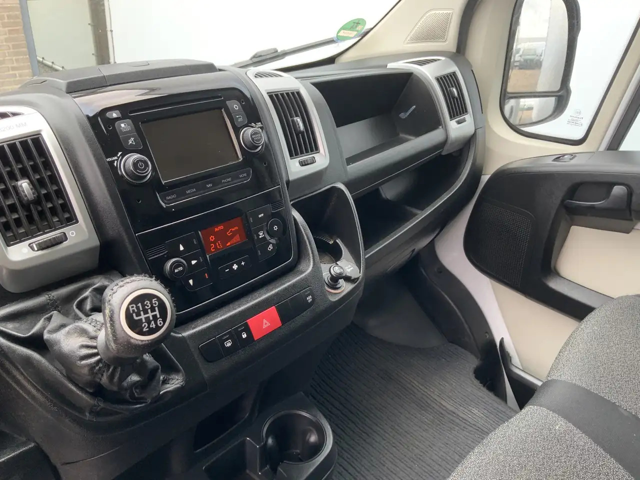 Fiat Ducato 35H 2.3 MultiJet L3H1 Meubelbak & Lift & Zijdeur A - Closed box van: picture 4 Fiat Ducato 35H 2.3 MultiJet L3H1 Meubelbak & Lift & Zijdeur A - Closed box van: picture 4