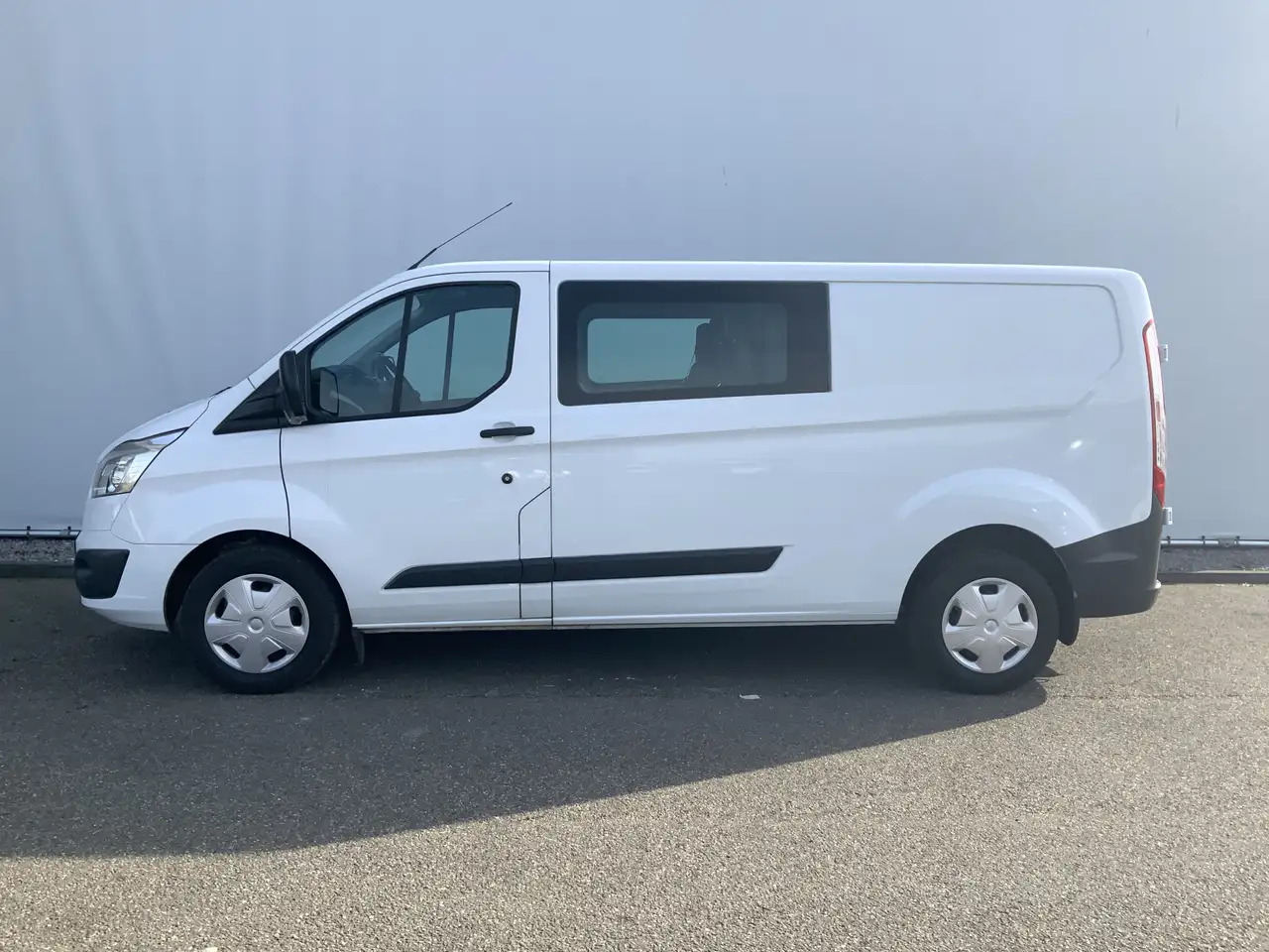Ford Transit Custom 290 2.0 TDCI L2H1 6 Zits Trend DC Airco Cruise Tre - Combi van: picture 3 Ford Transit Custom 290 2.0 TDCI L2H1 6 Zits Trend DC Airco Cruise Tre - Combi van: picture 3