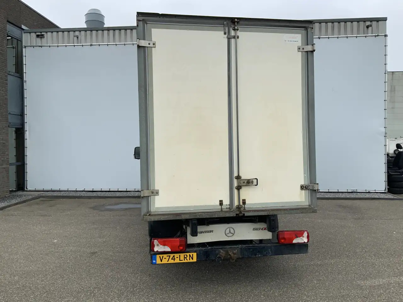 Mercedes-Benz Sprinter 513 2.2 CDI 432 Meubelbak & Deuren 3 Zits Cruise T - Closed box van: picture 2 Mercedes-Benz Sprinter 513 2.2 CDI 432 Meubelbak & Deuren 3 Zits Cruise T - Closed box van: picture 2