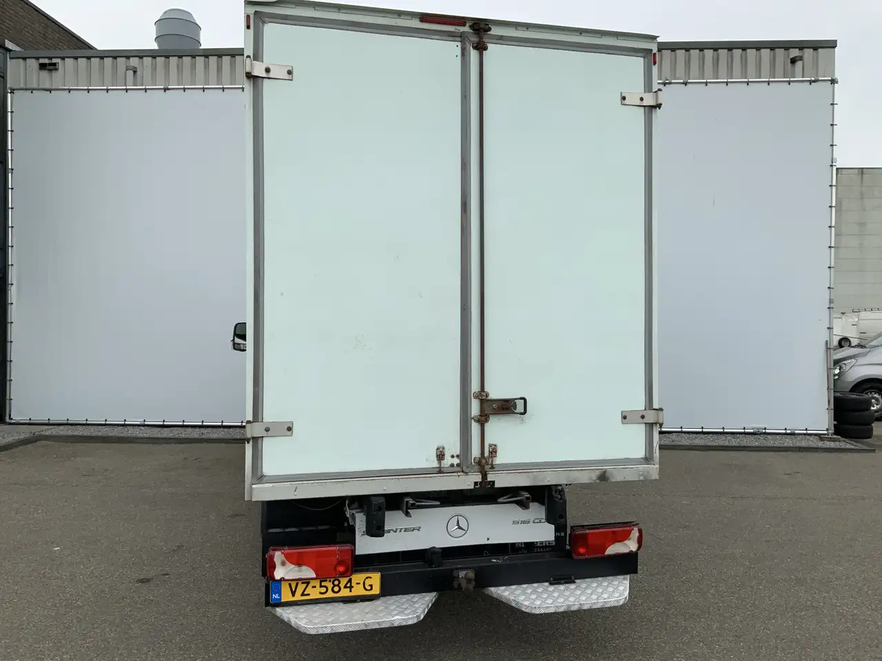 Mercedes-Benz Sprinter 516 2.2 CDI 432 Meubelbak&Deuren &Trap Airco 3 Zit - Closed box van: picture 2 Mercedes-Benz Sprinter 516 2.2 CDI 432 Meubelbak&Deuren &Trap Airco 3 Zit - Closed box van: picture 2