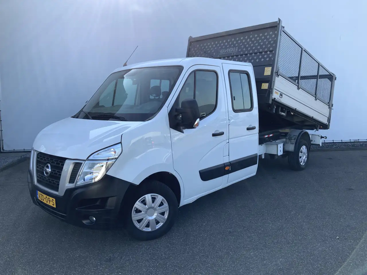 Nissan NV400 2.3 dCi L3H1 Dub Cab 3 Zijde Kipper Airco Bakmaat - Tipper van: picture 1 Nissan NV400 2.3 dCi L3H1 Dub Cab 3 Zijde Kipper Airco Bakmaat - Tipper van: picture 1