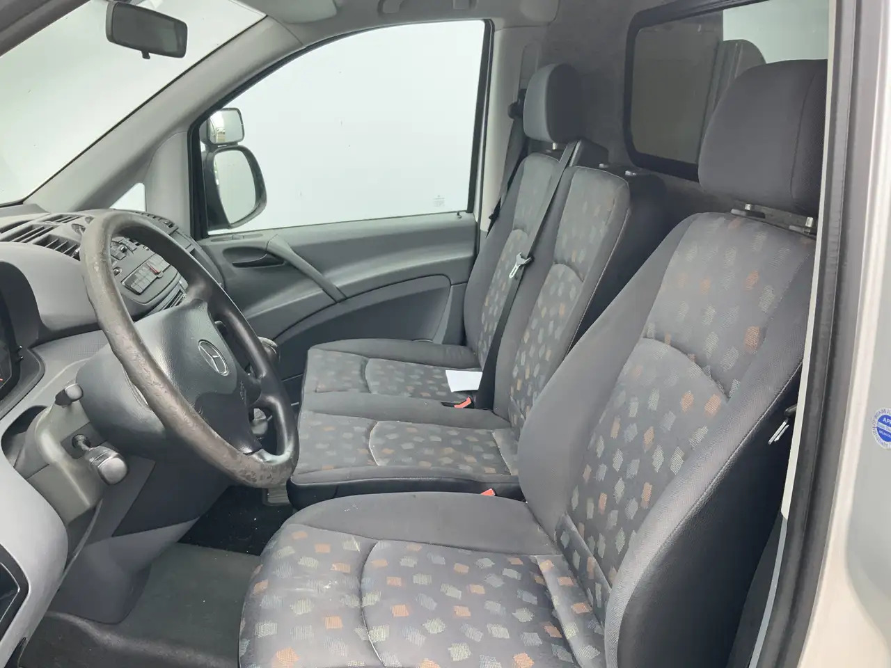 Mercedes-Benz Vito 111 CDI 320 Lang Verstuiver lek Airco Cruise 3 Zit - Other: picture 4 Mercedes-Benz Vito 111 CDI 320 Lang Verstuiver lek Airco Cruise 3 Zit - Other: picture 4
