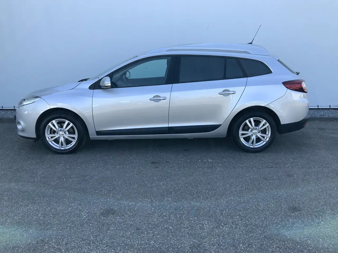 Renault Megane 1.5 dCi Expression Airco Navi Grijs Kenteken Euro - Other: picture 3 Renault Megane 1.5 dCi Expression Airco Navi Grijs Kenteken Euro - Other: picture 3