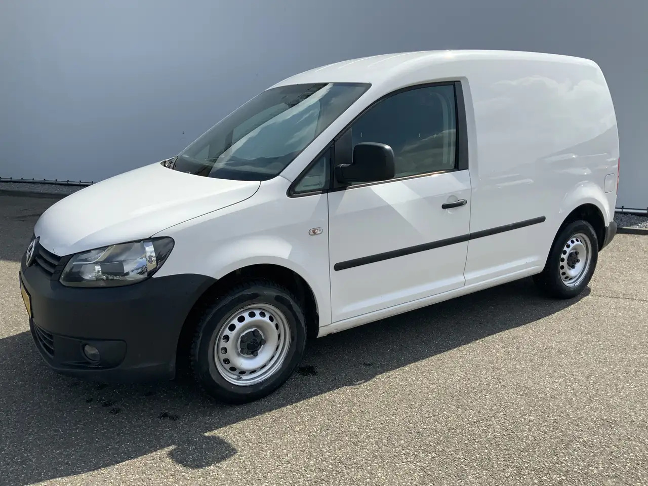 Volkswagen Caddy 1.6 TDI Economy Baseline MOTOR STORING !!! Airco T - Small van: picture 1 Volkswagen Caddy 1.6 TDI Economy Baseline MOTOR STORING !!! Airco T - Small van: picture 1