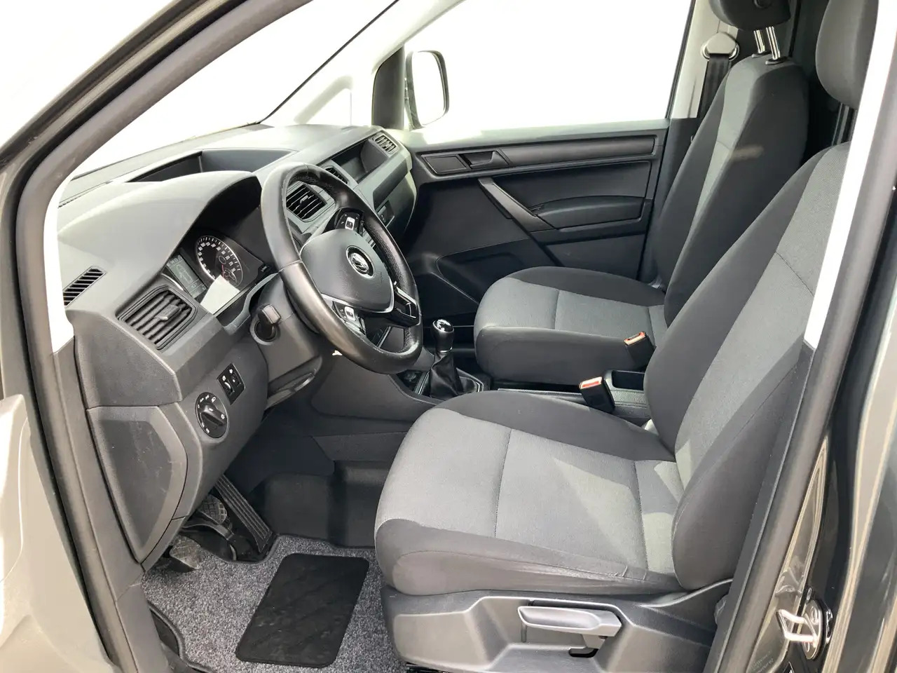 Volkswagen Caddy 2.0 TDI L2H1 BMT Maxi Exclusive Edtion Airco Navi - Small van: picture 4 Volkswagen Caddy 2.0 TDI L2H1 BMT Maxi Exclusive Edtion Airco Navi - Small van: picture 4