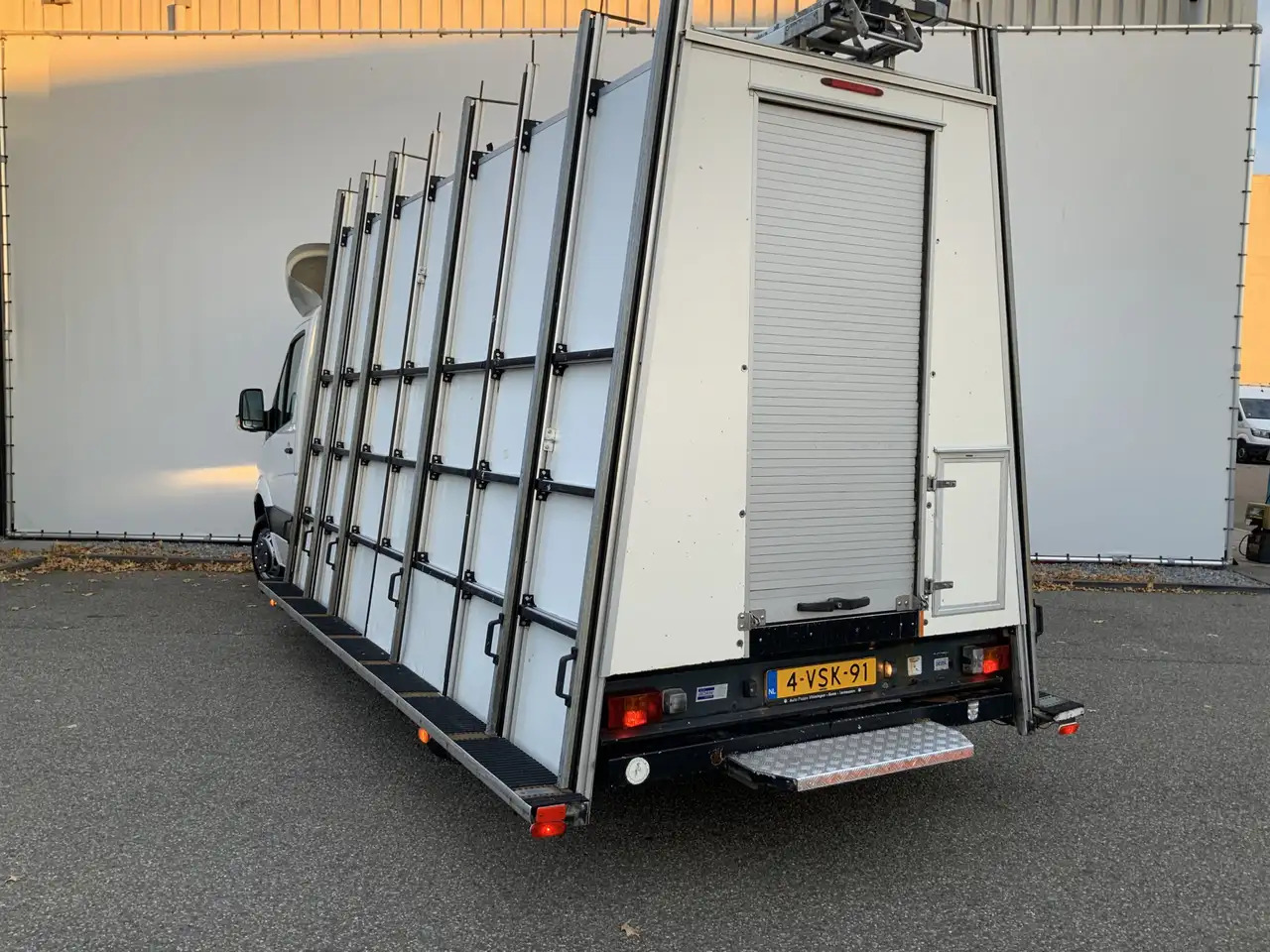 Volkswagen Crafter 35 2.0 TDI L3H1 Glasresteel Airco Cruise 3 Zits UI - Closed box van, Utility/ Special vehicle: picture 2 Volkswagen Crafter 35 2.0 TDI L3H1 Glasresteel Airco Cruise 3 Zits UI - Closed box van, Utility/ Special vehicle: picture 2