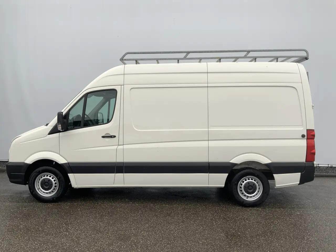 Volkswagen Crafter 50 2.5 TDI L2H2 Airco 3 Zits Imperiaal&Trap Trekha - Panel van: picture 3 Volkswagen Crafter 50 2.5 TDI L2H2 Airco 3 Zits Imperiaal&Trap Trekha - Panel van: picture 3