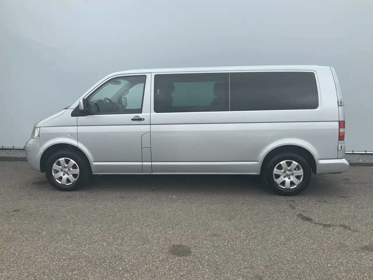 Volkswagen T5 Transporter 2.5 TDI 340 Automaat Trendline Dub Cab 5 Zits Leer - Combi van: picture 3 Volkswagen T5 Transporter 2.5 TDI 340 Automaat Trendline Dub Cab 5 Zits Leer - Combi van: picture 3