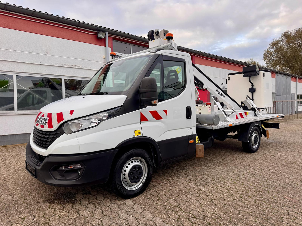 IVECO Daily 35S14 Arbeitsbühne Time France LT 36-130-TB EURO 6D - Aerial platform: picture 1 IVECO Daily 35S14 Arbeitsbühne Time France LT 36-130-TB EURO 6D - Aerial platform: picture 1