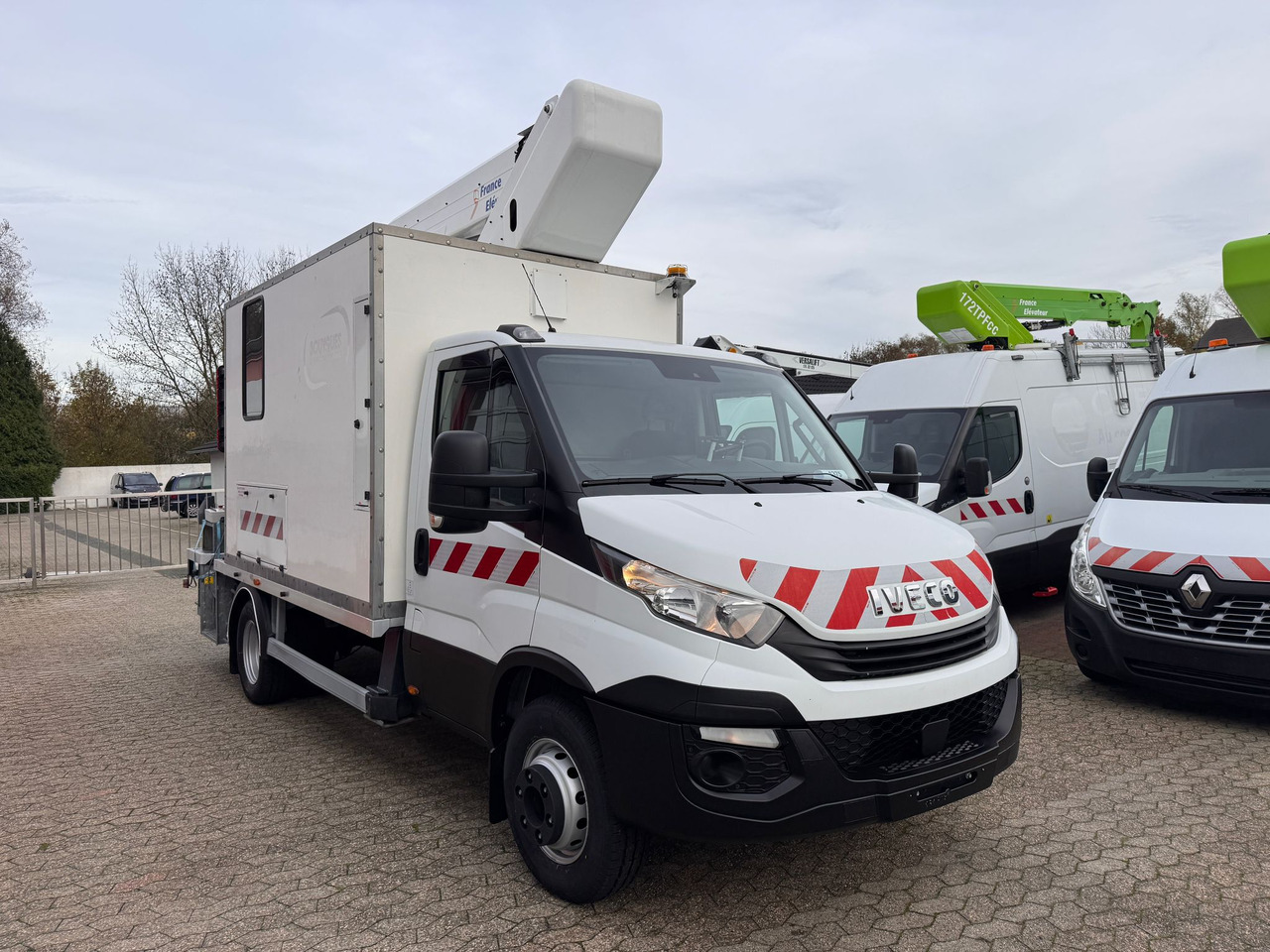 IVECO Daily 70C18 Hubarbeitsbühne Steiger France Elevateur 172 CPL EURO 6C - Truck with aerial platform: picture 2 IVECO Daily 70C18 Hubarbeitsbühne Steiger France Elevateur 172 CPL EURO 6C - Truck with aerial platform: picture 2