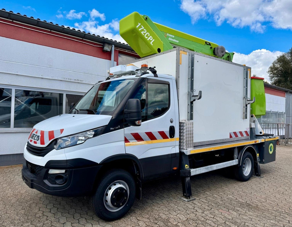 Iveco 70C18 Hubarbeitsbühne France Elevateur 172 CPL - Truck with aerial platform: picture 1 Iveco 70C18 Hubarbeitsbühne France Elevateur 172 CPL - Truck with aerial platform: picture 1