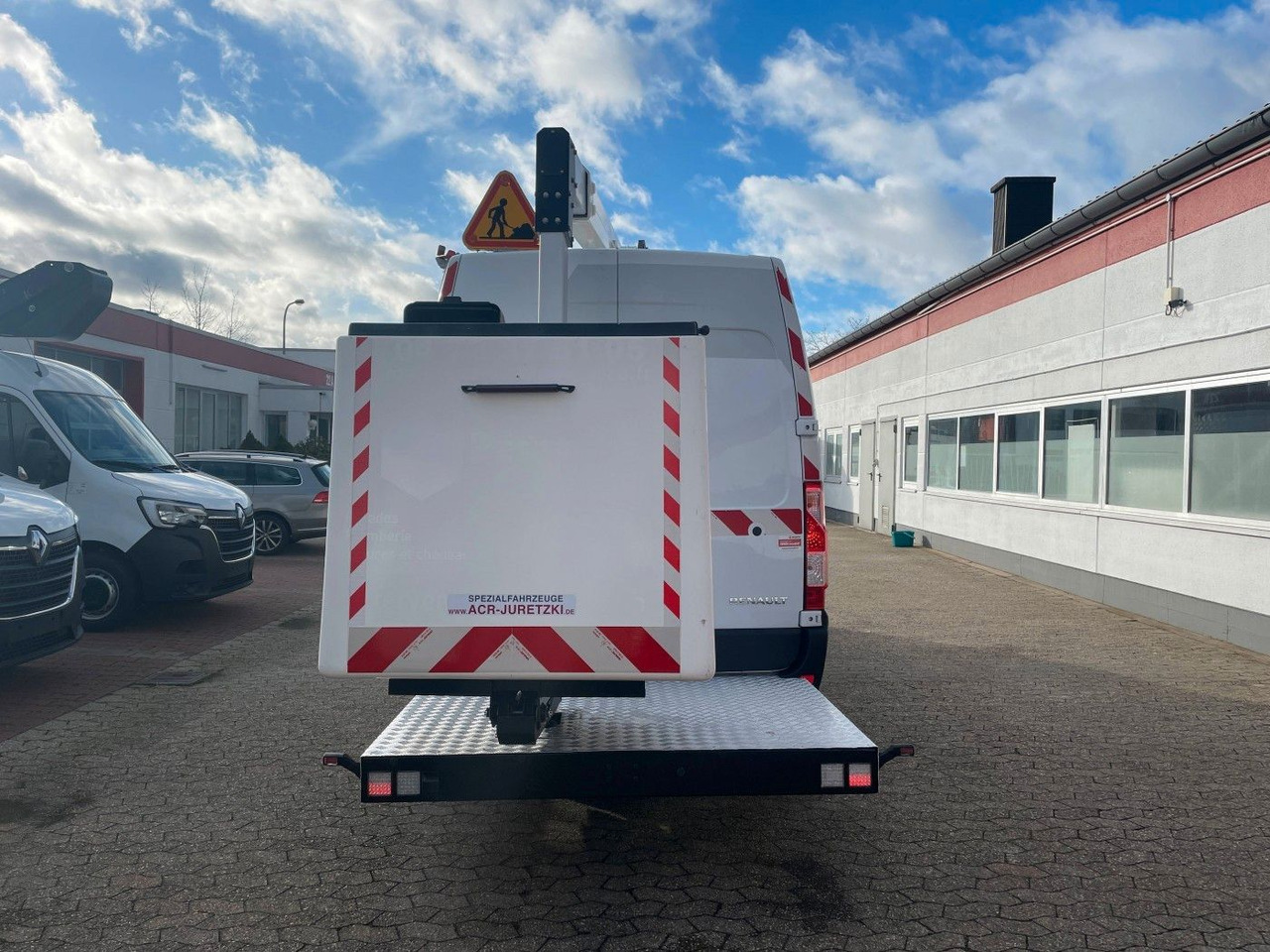 Renault Master Hubarbeitsbühne 2 Personen Korb bis 200kg - Truck with aerial platform: picture 5 Renault Master Hubarbeitsbühne 2 Personen Korb bis 200kg - Truck with aerial platform: picture 5