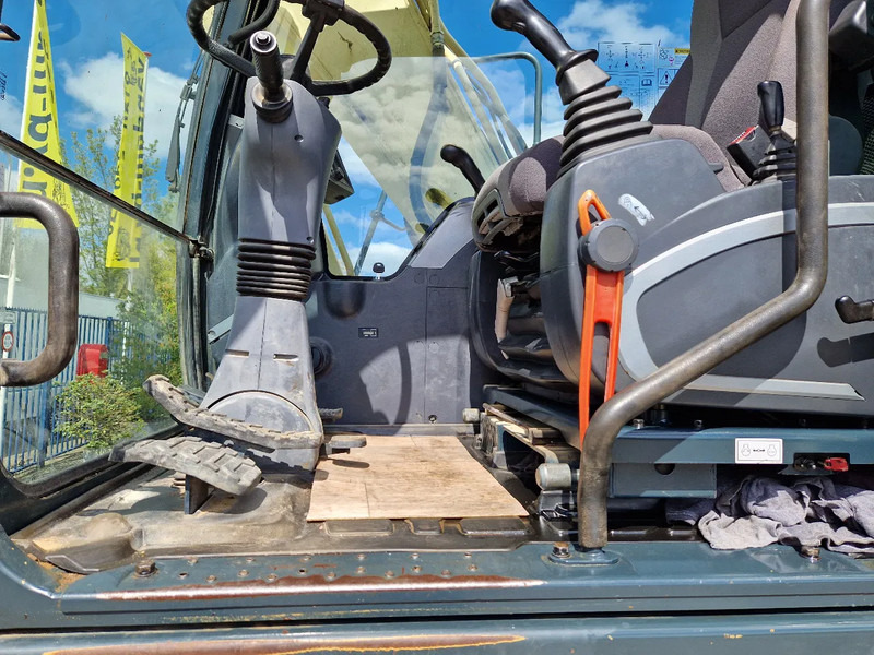 Hyundai Robex 140W-9 met airco - Wheel excavator: picture 4 Hyundai Robex 140W-9 met airco - Wheel excavator: picture 4