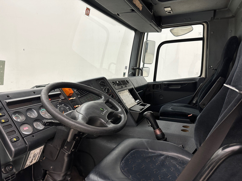 Interior photo 1: Dropside/ Flatbed truck, Crane truck DAF CF75.250