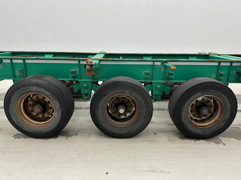 Fruehauf Skelet 2 x 20-40 ft - Container transporter/ Swap body semi-trailer: picture 4 Fruehauf Skelet 2 x 20-40 ft - Container transporter/ Swap body semi-trailer: picture 4