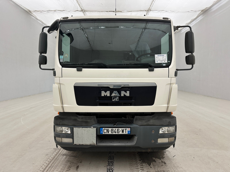 MAN TGM 18.290 - Tanker truck: picture 2 MAN TGM 18.290 - Tanker truck: picture 2