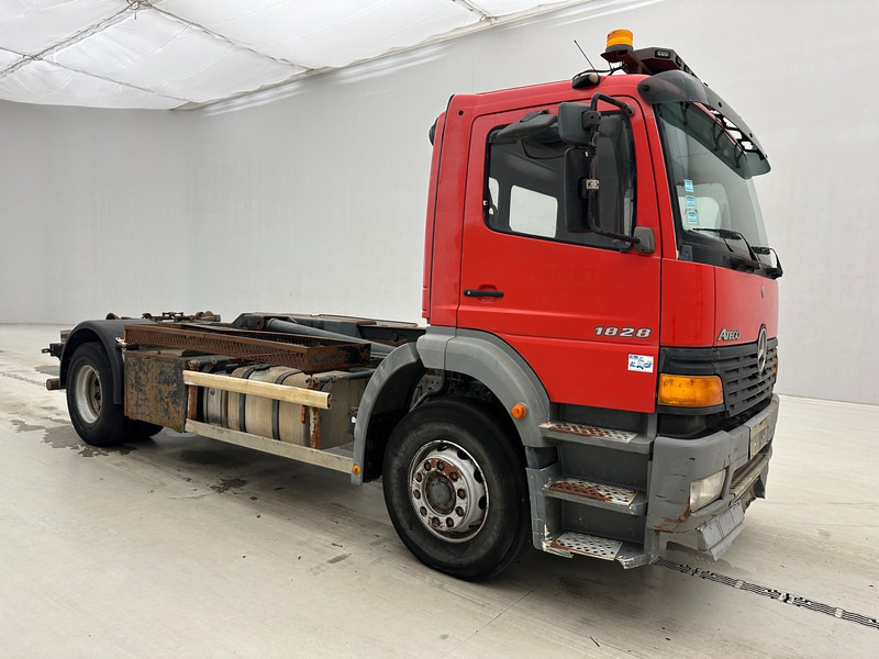 Mercedes-Benz Atego 1828 - Hook lift truck: picture 3 Mercedes-Benz Atego 1828 - Hook lift truck: picture 3