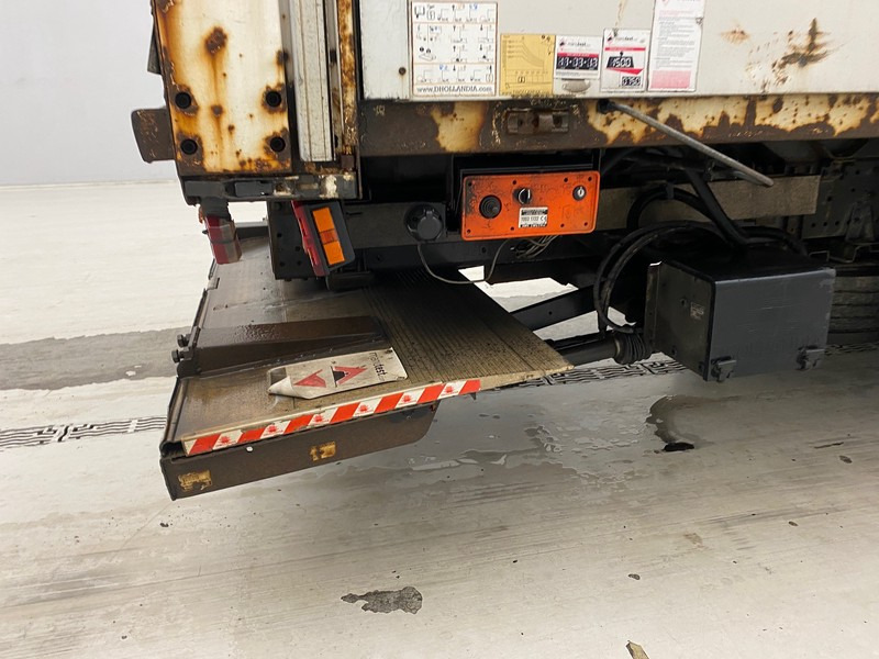 Mercedes-Benz Axor 1824* - Curtain side truck: picture 5 Mercedes-Benz Axor 1824* - Curtain side truck: picture 5