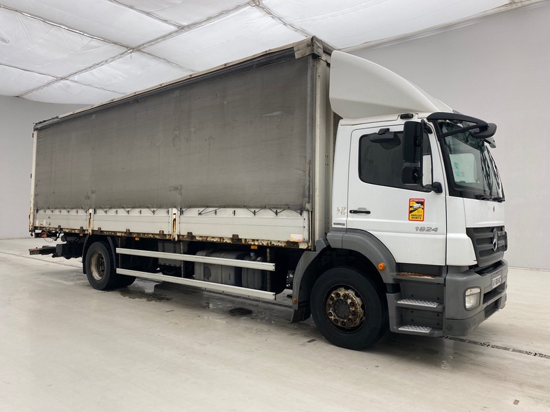 Mercedes-Benz Axor 1824 - Curtain side truck: picture 3 Mercedes-Benz Axor 1824 - Curtain side truck: picture 3