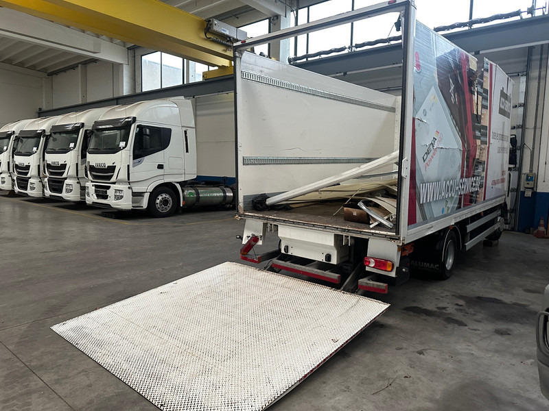 Renault D240 - Box truck: picture 3 Renault D240 - Box truck: picture 3