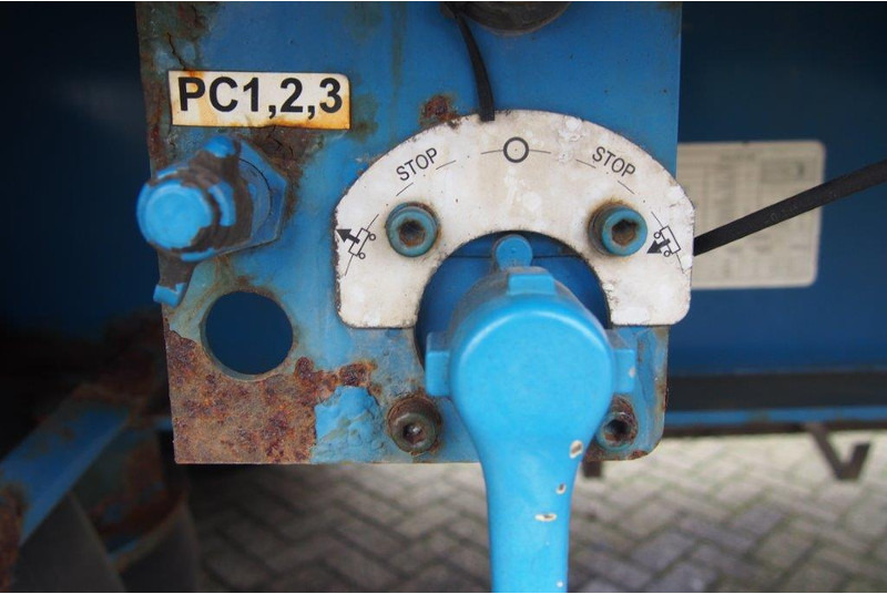 Dropside/ Flatbed semi-trailer Renders Plateau Coil: picture 16 Dropside/ Flatbed semi-trailer Renders Plateau Coil: picture 16