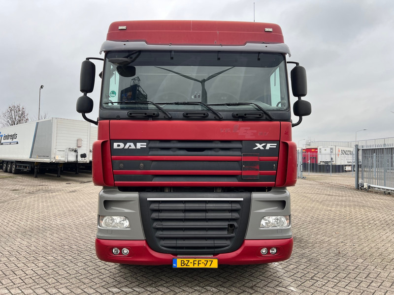 DAF XF105.410 Space Cab - ADR - Tractor truck: picture 2 DAF XF105.410 Space Cab - ADR - Tractor truck: picture 2