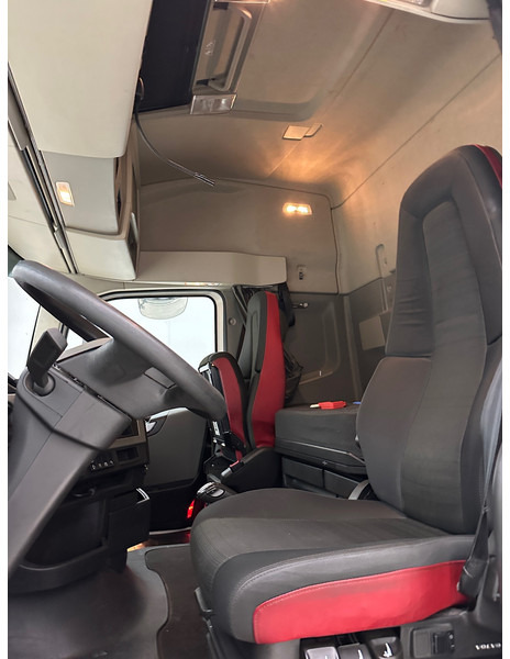 Tractor truck Volvo FH 420 Globetrotter - ADR: picture 12