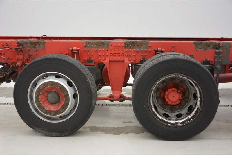 Volvo FH12.380 - 6x2 Globetrotter - Cab chassis truck: picture 3 Volvo FH12.380 - 6x2 Globetrotter - Cab chassis truck: picture 3