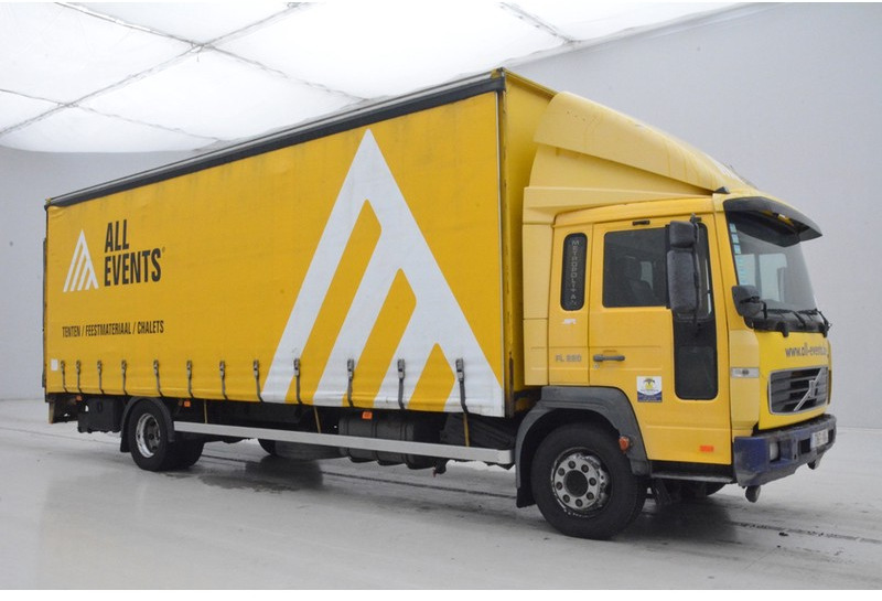 Volvo FL 220* - Curtain side truck: picture 3 Volvo FL 220* - Curtain side truck: picture 3