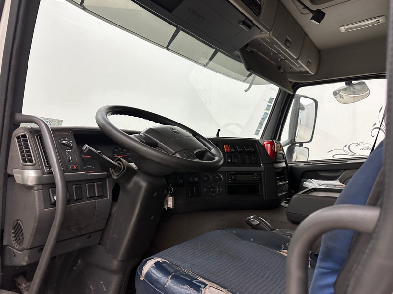 Tanker truck for transportation of fuel Volvo FM 300 - 6x2: picture 9