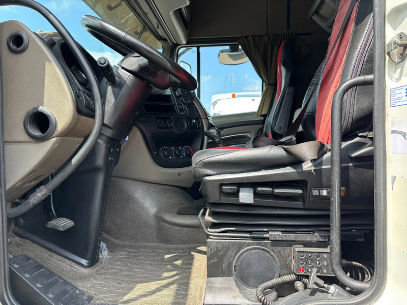 DAF XF 105.460 6X2 Spacecab Manual Gearbox Euro 5 - Tractor truck: picture 5 DAF XF 105.460 6X2 Spacecab Manual Gearbox Euro 5 - Tractor truck: picture 5