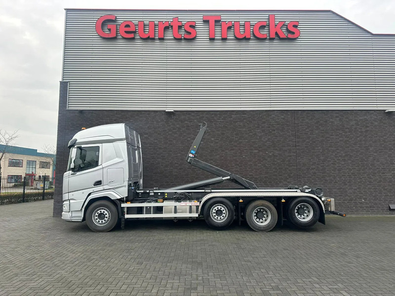 DAF XF 530 8X2 TRIPLE VDL S-30-6700 HAAKARMSYSTEEM/ABROLLKIPPER/HOOKLIFT/NIEUW/NEW - Hook lift truck: picture 1 DAF XF 530 8X2 TRIPLE VDL S-30-6700 HAAKARMSYSTEEM/ABROLLKIPPER/HOOKLIFT/NIEUW/NEW - Hook lift truck: picture 1