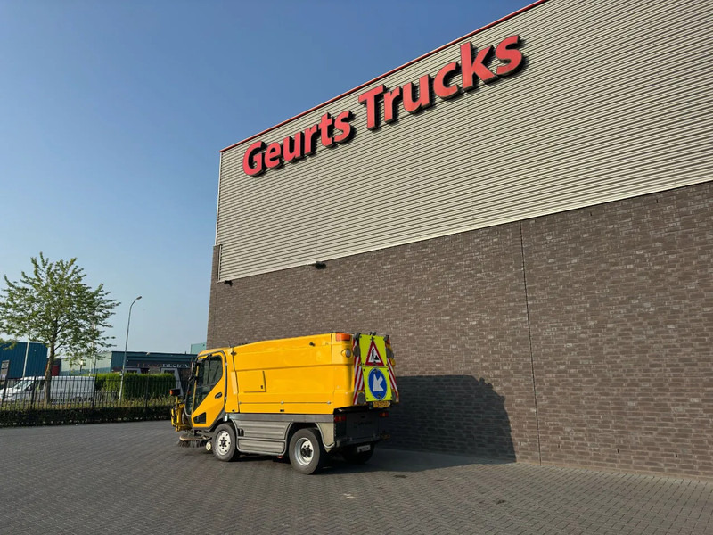 Johnston CX400 SWEEPING TRUCK/ KEHRMASCHINE/VEEGWAGEN/FAHRBAHNREINIGER - Industrial sweeper: picture 3 Johnston CX400 SWEEPING TRUCK/ KEHRMASCHINE/VEEGWAGEN/FAHRBAHNREINIGER - Industrial sweeper: picture 3