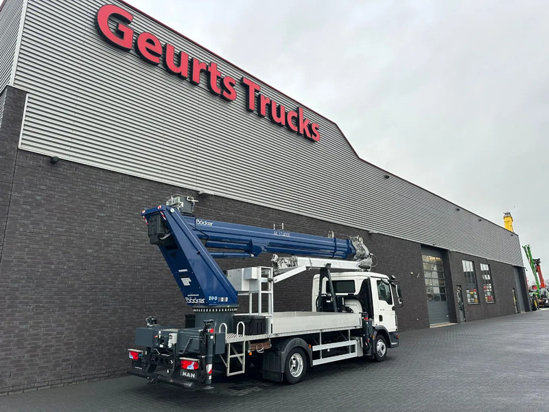 MAN TGL 7.190 4X2 BB BOCKER AK37/4000 + JIB MONTAGEKRAN/DACHDECKERKRAN/ROOFCRANE/KRAAN/KRAN/GRUA - Crane truck: picture 5 MAN TGL 7.190 4X2 BB BOCKER AK37/4000 + JIB MONTAGEKRAN/DACHDECKERKRAN/ROOFCRANE/KRAAN/KRAN/GRUA - Crane truck: picture 5