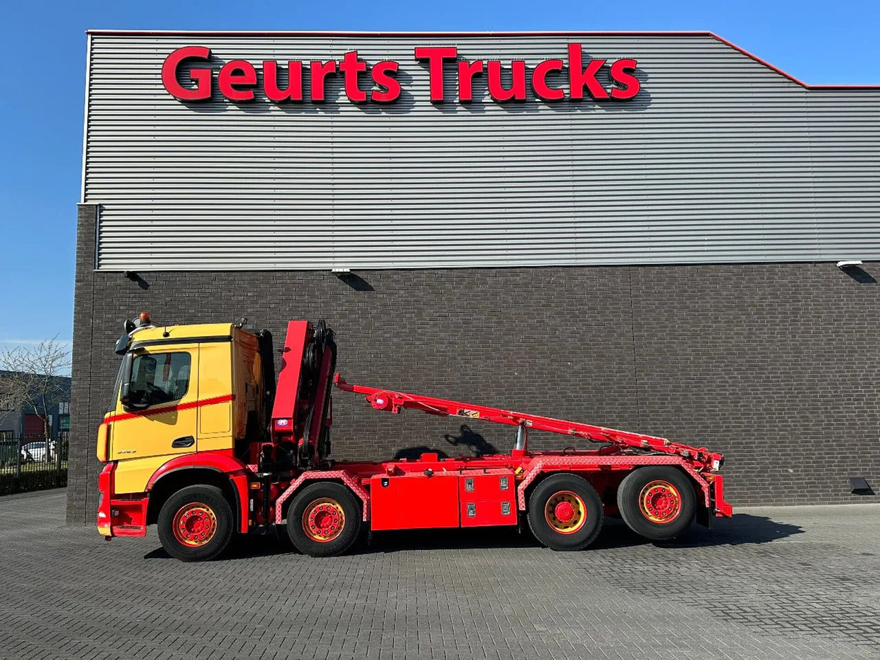 Mercedes-Benz Arocs 3253 L ENA 8X2/4 HMF2820 KRAAN / KRAN/ CRA - Hook lift truck, Crane truck: picture 1 Mercedes-Benz Arocs 3253 L ENA 8X2/4 HMF2820 KRAAN / KRAN/ CRA - Hook lift truck, Crane truck: picture 1