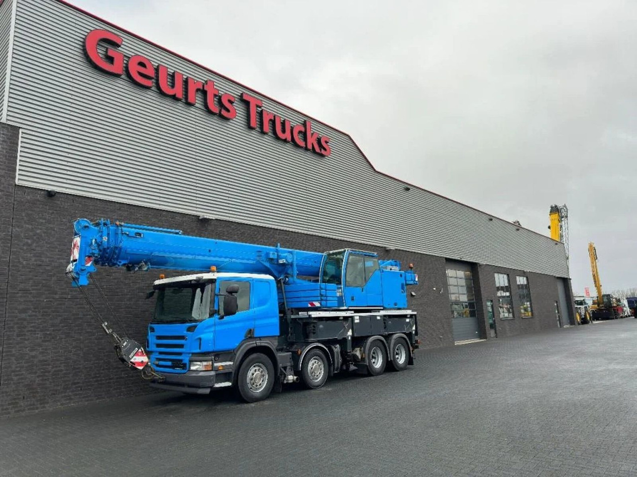 Scania P420 8X4 + LIEBHERR LTF 1045-4.1 KRAAN/KRAN/CRAN - Crane truck: picture 2 Scania P420 8X4 + LIEBHERR LTF 1045-4.1 KRAAN/KRAN/CRAN - Crane truck: picture 2