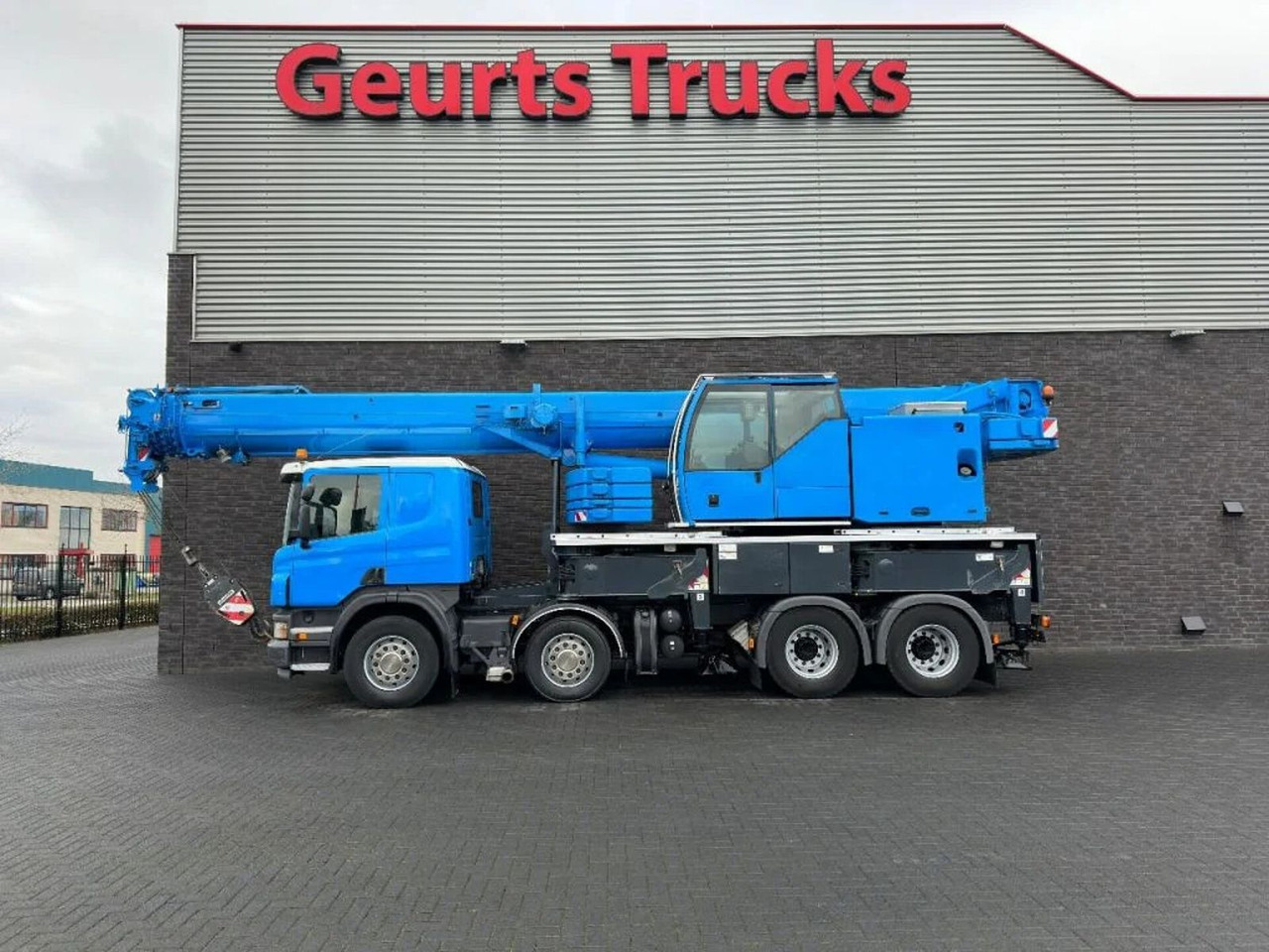 Scania P420 8X4 + LIEBHERR LTF 1045-4.1 KRAAN/KRAN/CRAN - Crane truck: picture 1 Scania P420 8X4 + LIEBHERR LTF 1045-4.1 KRAAN/KRAN/CRAN - Crane truck: picture 1