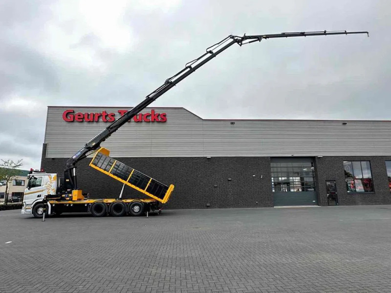 Scania R530 V8 NGS 8X4 TRIDEM MET HYVA 2Z KIPPER + HMF 5020-K6 + JIB FJ1000-K5 KRAAN/KRAN/CRANE/GRUA - Tipper, Crane truck: picture 1 Scania R530 V8 NGS 8X4 TRIDEM MET HYVA 2Z KIPPER + HMF 5020-K6 + JIB FJ1000-K5 KRAAN/KRAN/CRANE/GRUA - Tipper, Crane truck: picture 1