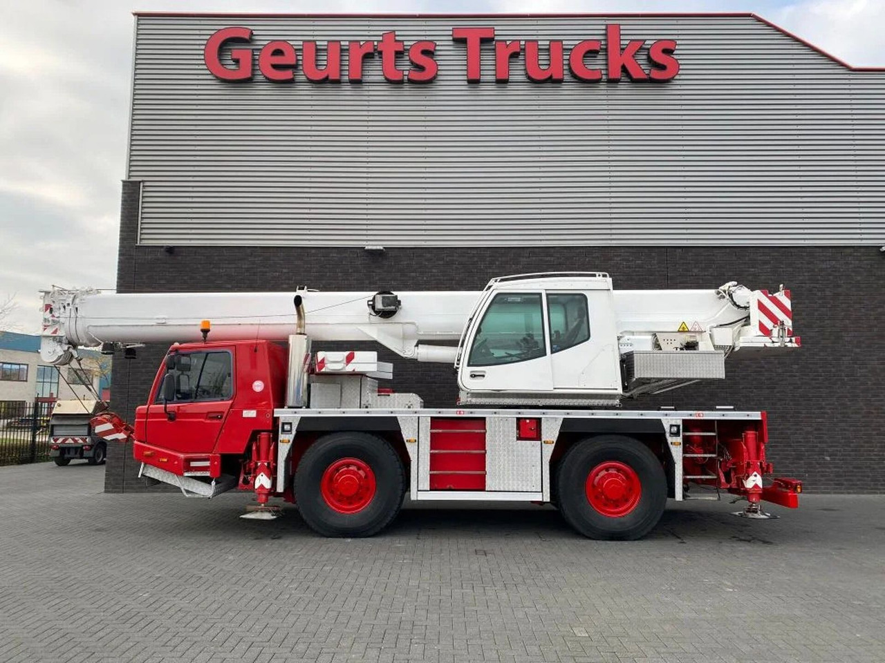 Tower crane Tadano ATF 40G-2 KRAAN/KRAN/CRANE/GRUA: picture 1