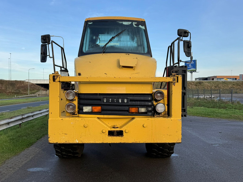 Tanker truck Caterpillar 725 Fuel truck: picture 7
