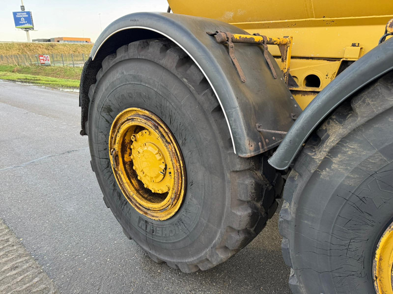 Tanker truck Caterpillar 725 Fuel truck: picture 13