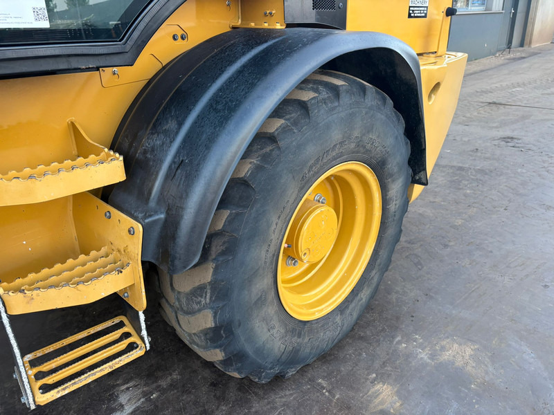 Wheel loader Caterpillar 908: picture 11 Wheel loader Caterpillar 908: picture 11