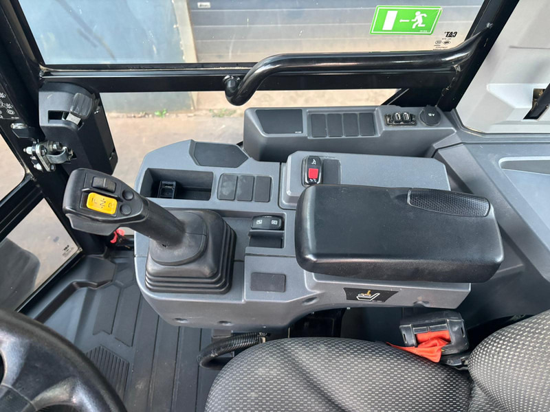 Wheel loader Caterpillar 908: picture 19 Wheel loader Caterpillar 908: picture 19