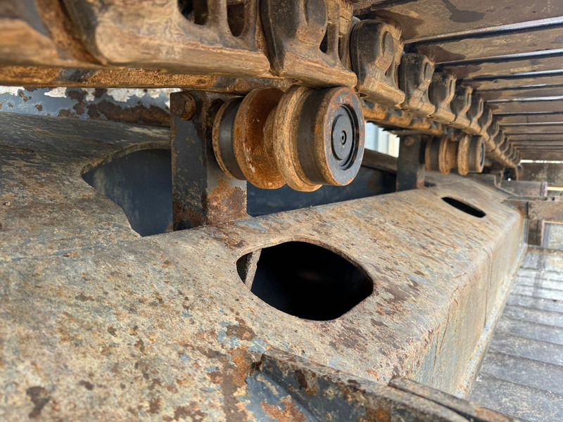 Excavator Doosan DX225LC-7: picture 17