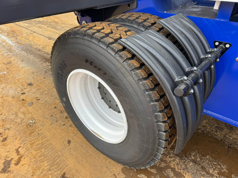 Concrete mixer truck Giga power GW5500 4x4 Self Loading Concrete Mixer: picture 17