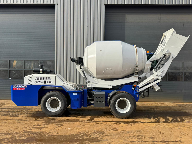 Concrete mixer truck Giga power GW5500 4x4 Self Loading Concrete Mixer: picture 6