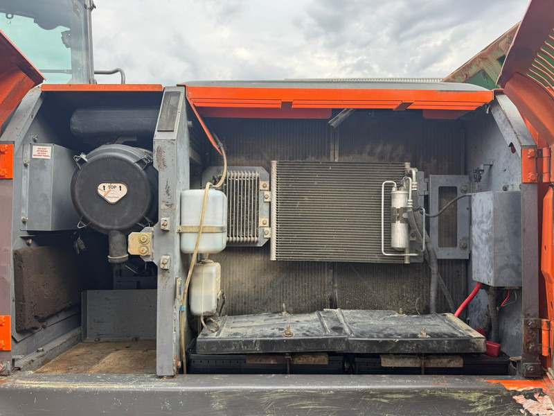 Crawler excavator Hitachi ZX210LC-3: picture 19